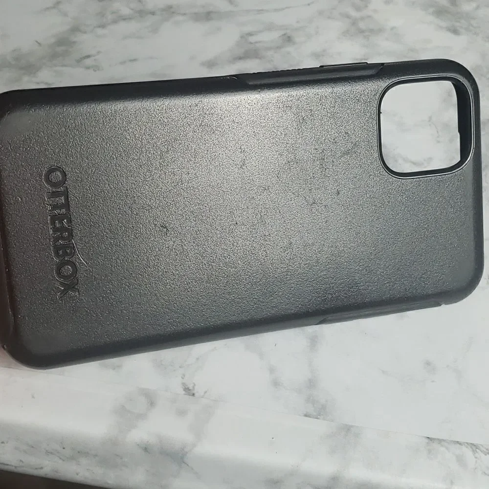 ‎iPhone 11 Otterbox Case Symmetry Series